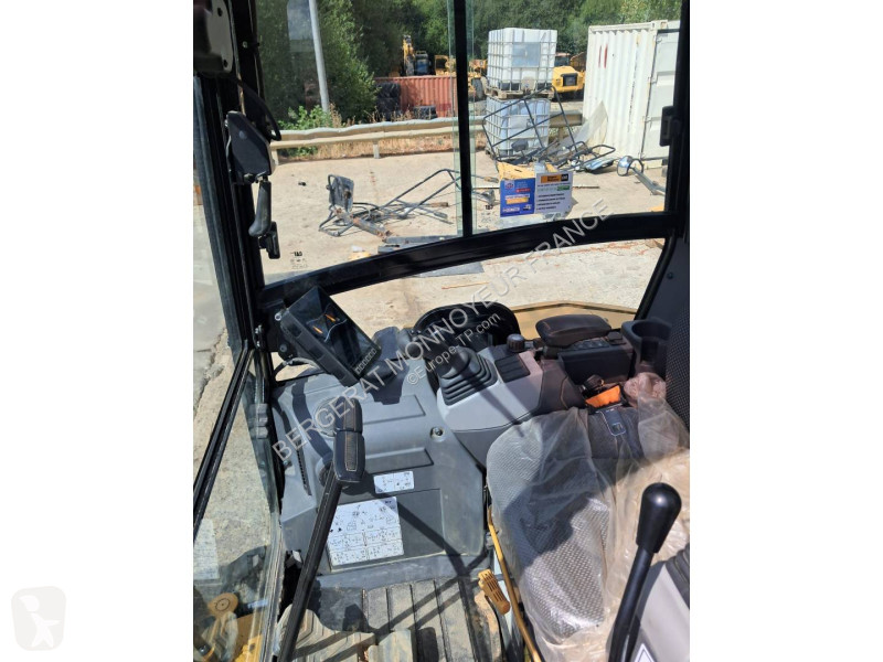 تجهيزات الأشغال العمومية Caterpillar 302.7