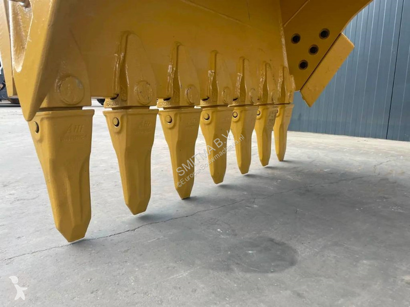 Aanbouwstukken voor bouwmachines Caterpillar...