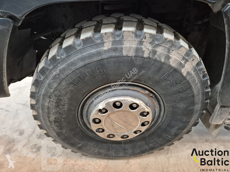 Vybavenie stavebného stroja  Unimog