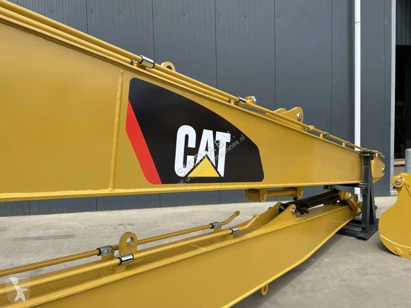 Vybavenie stavebného stroja Caterpillar 323F...