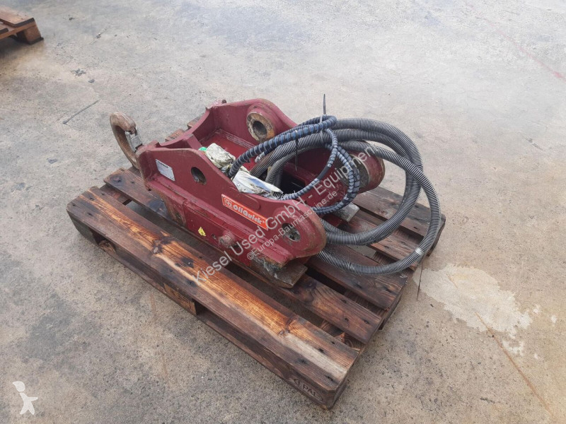 Equipamientos maquinaria OP Oilquick Attache...