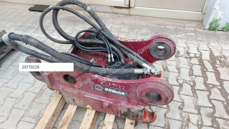 تجهيزات الأشغال العمومية Hitachi Attache rapide...