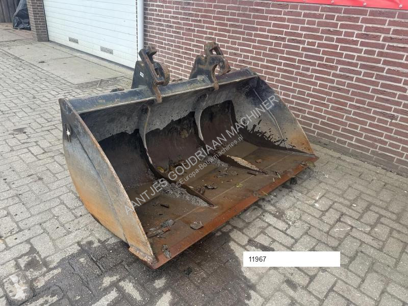 Aanbouwstukken voor bouwmachines Slotenbak...