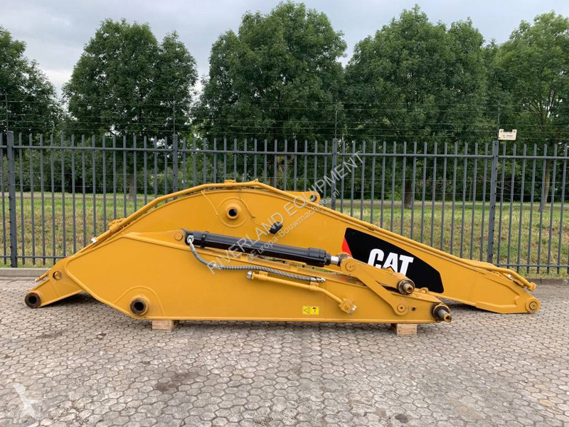 تجهيزات الأشغال العمومية Caterpillar | 323...