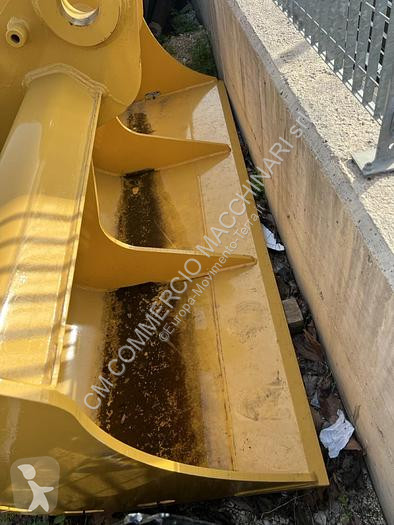 تجهيزات الأشغال العمومية L. 2400 mm rinforzata...
