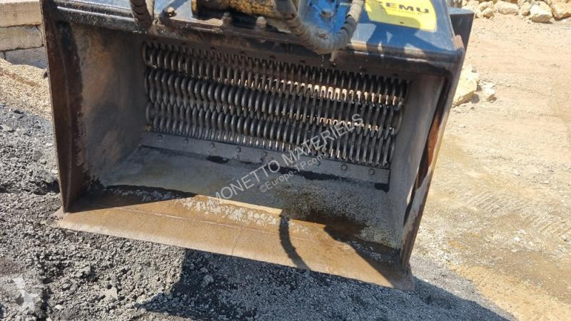 Aanbouwstukken voor bouwmachines Remu  POUR...