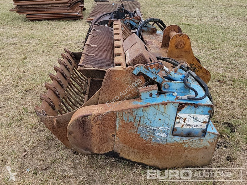 Stavební vybavení HEX 850