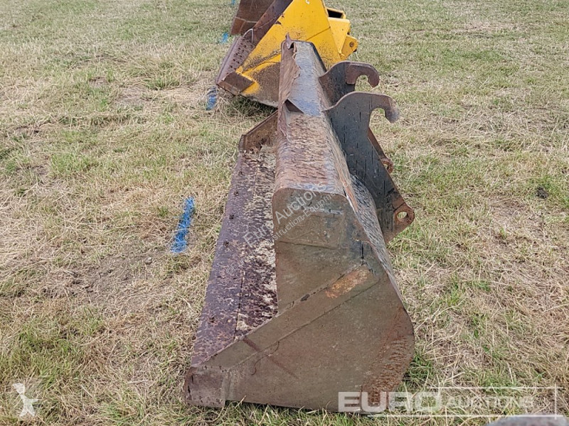 Echipamente pentru construcţii Caterpillar