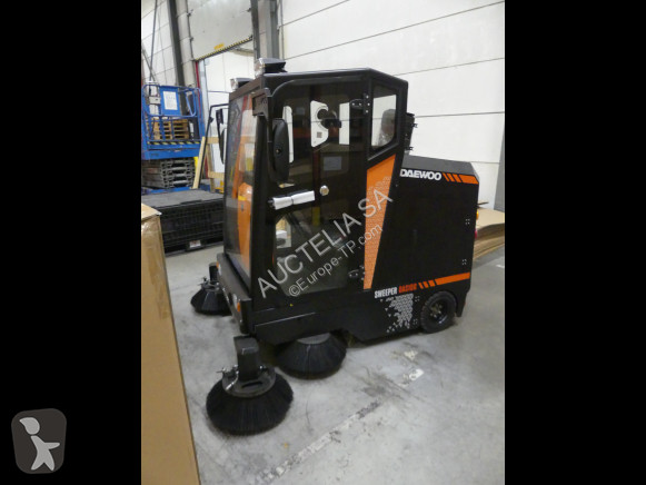 Echipamente pentru construcţii Daewoo Sweeper...