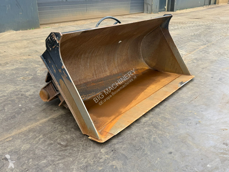 Aanbouwstukken voor bouwmachines  Side-Tilting...
