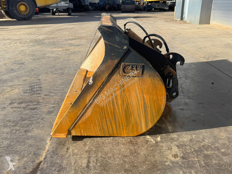 Aanbouwstukken voor bouwmachines Side-Tilting...