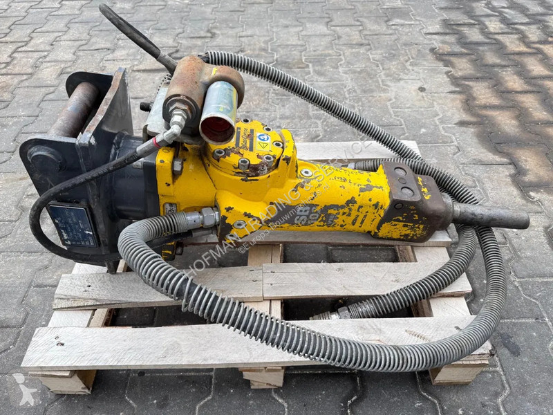 Echipamente pentru construcţii Atlas Copco SB102
