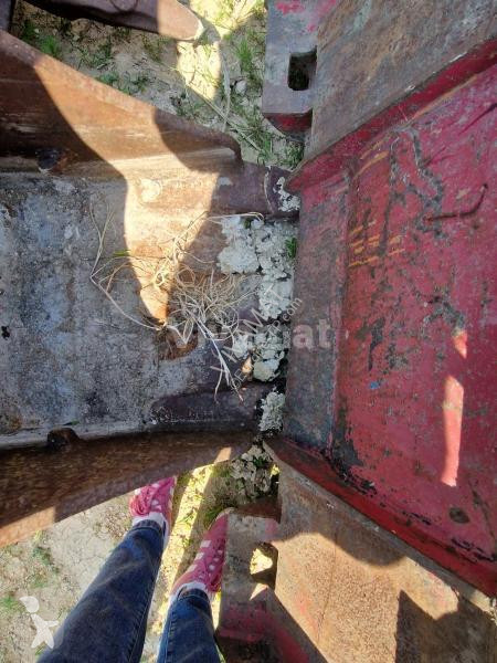 Vybavenie stavebného stroja  Godet à Axe de 75