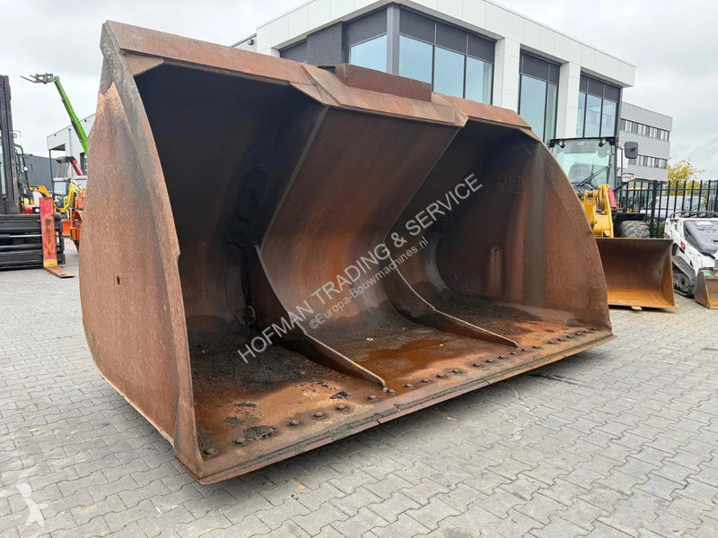 Vybavenie stavebného stroja Caterpillar 980M