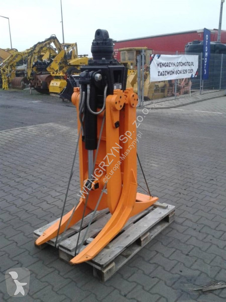 Echipamente pentru construcţii  UNIWERSALNY...