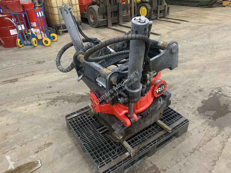 Vybavenie stavebného stroja Rototilt R8