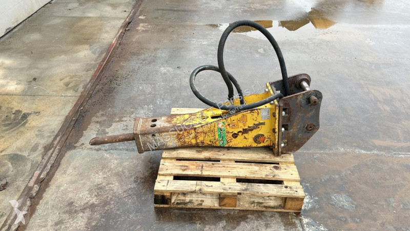 Vybavenie stavebného stroja  HP200