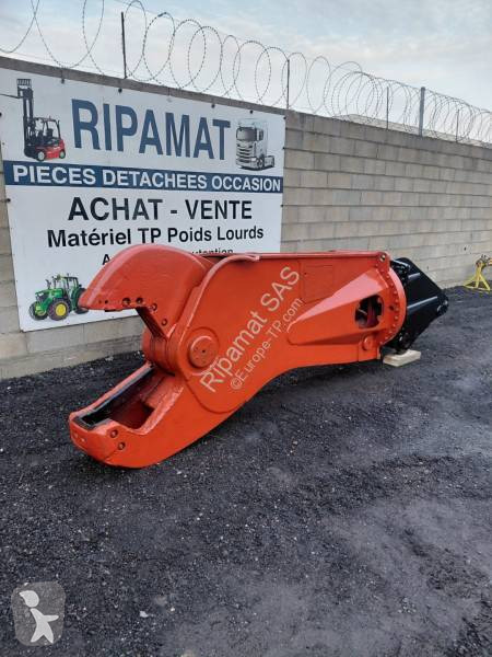 تجهيزات الأشغال العمومية Caterpillar
