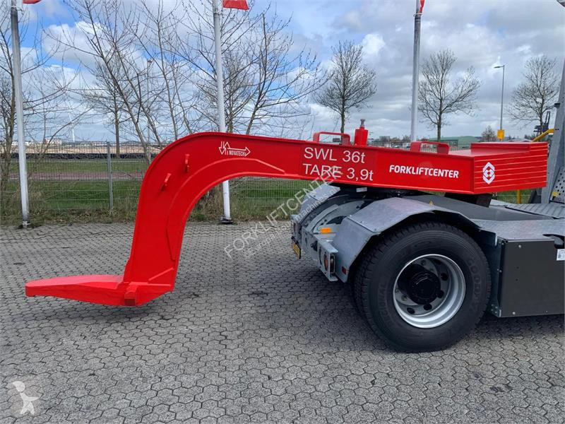 Vybavenie stavebného stroja  Gooseneck 36t