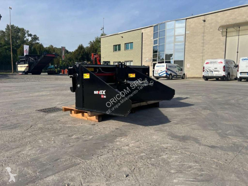 تجهيزات الأشغال العمومية Simex ST200