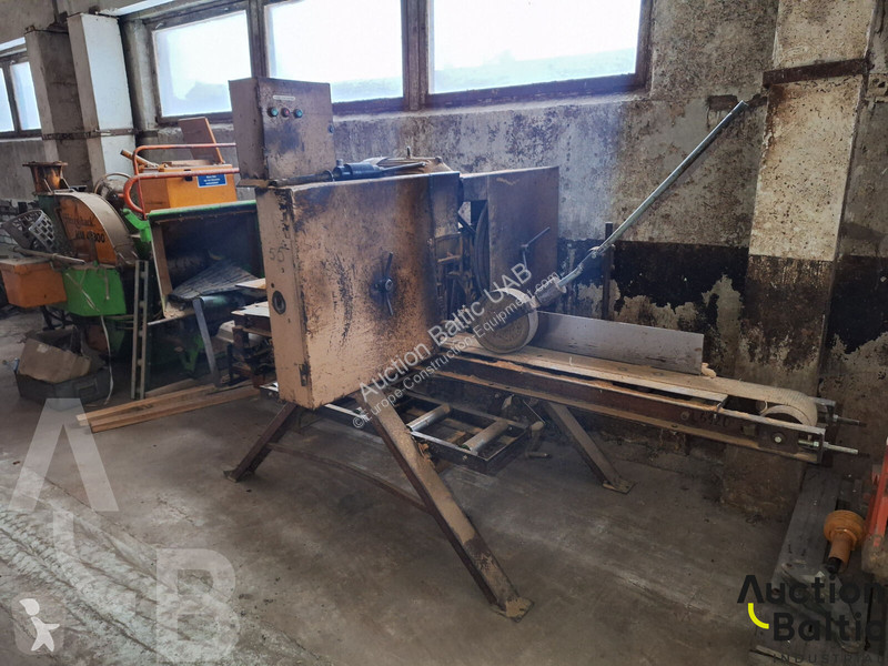 Vybavenie stavebného stroja  cutting machine