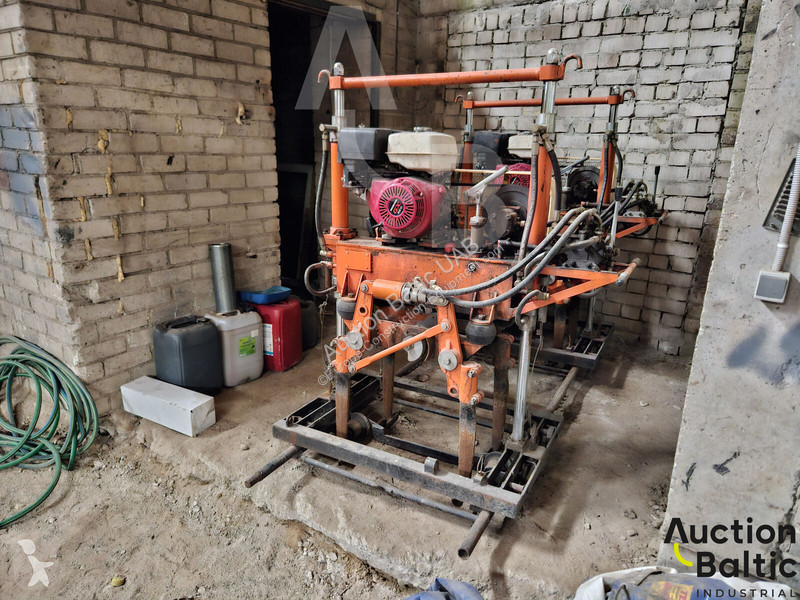 Vybavenie stavebného stroja  tamping machine