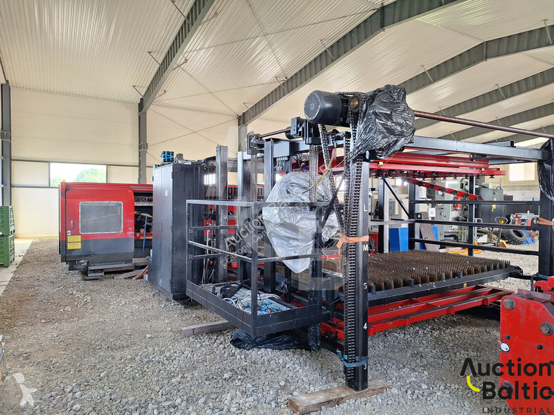 Vybavenie stavebného stroja  F0-3015