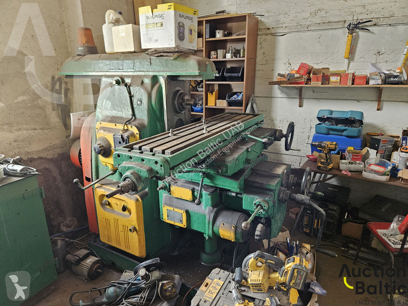 Vybavenie stavebného stroja  milling machine