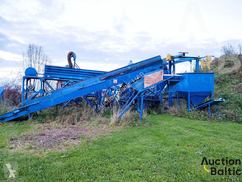 Vybavenie stavebného stroja  recycling line