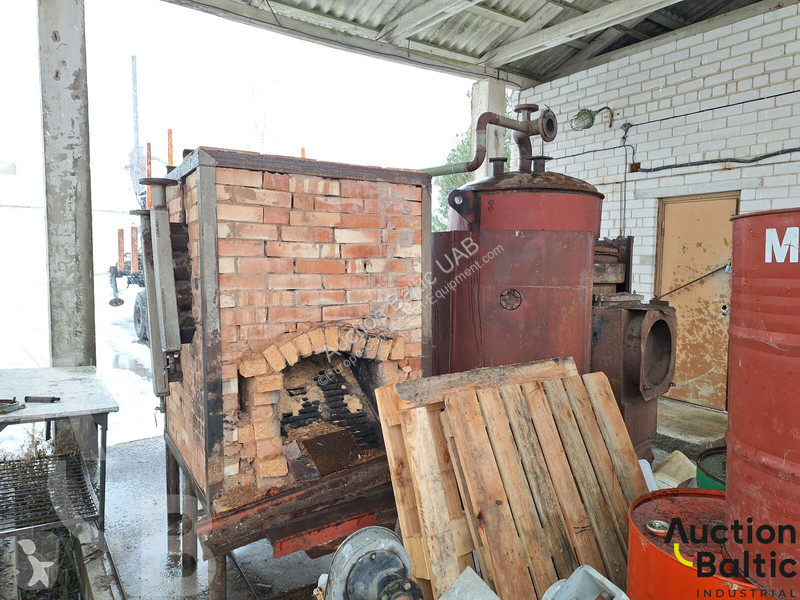Vybavenie stavebného stroja  with firebox
