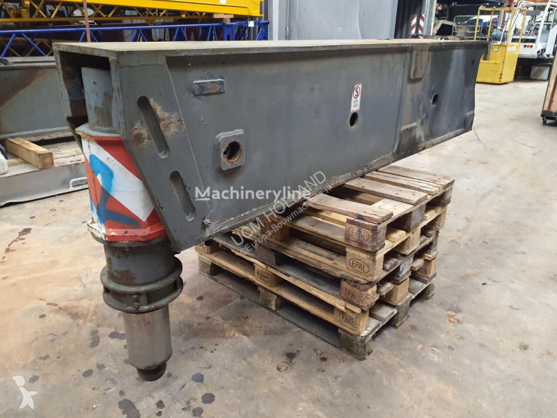 تجهيزات الأشغال العمومية Liebherr