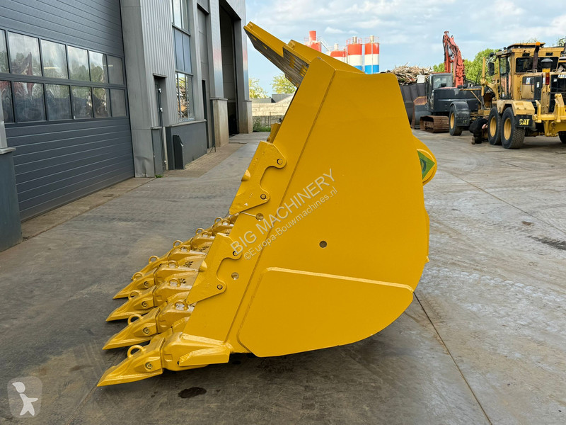Vybavenie stavebného stroja Caterpillar Loader...