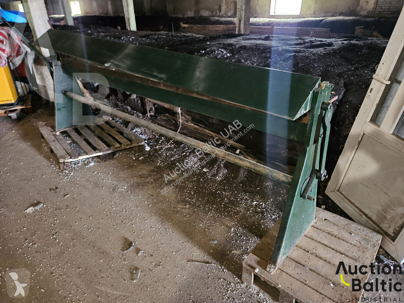 Équipements TP  metal cutting machine