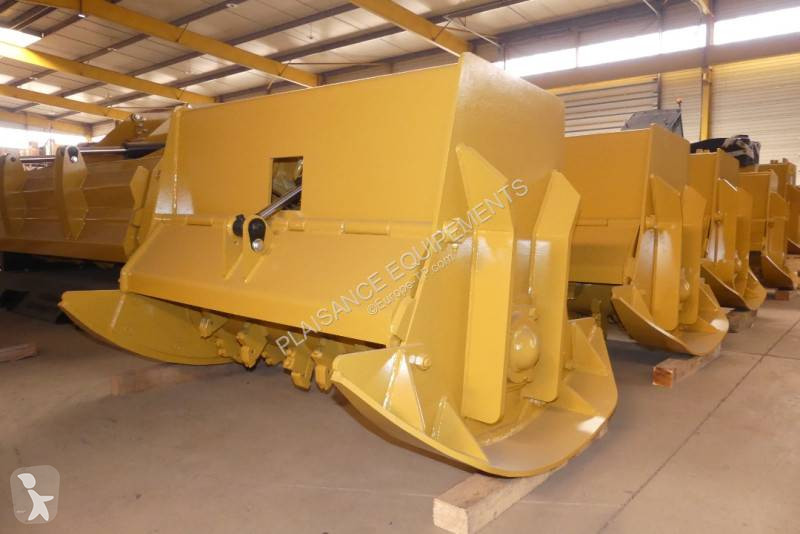 تجهيزات الأشغال العمومية Plaisance Equipements