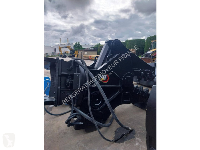 Vybavenie stavebného stroja Caterpillar P335/CW55S