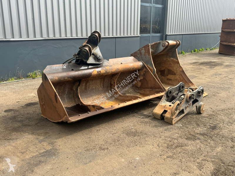Vybavenie stavebného stroja  bucket