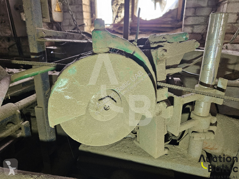 Vybavenie stavebného stroja  cutting machine