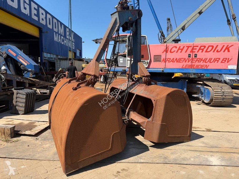 Vybavenie stavebného stroja  grapple