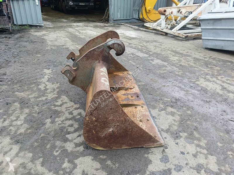Vybavenie stavebného stroja  bak sloten bak 180...