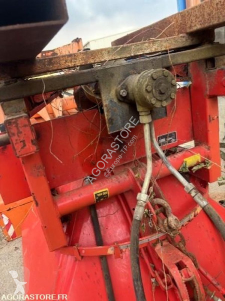 Equipamientos maquinaria OP Kuhn 600 SA