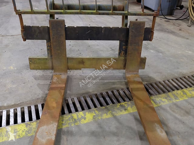 Строително оборудване Manitou PFB