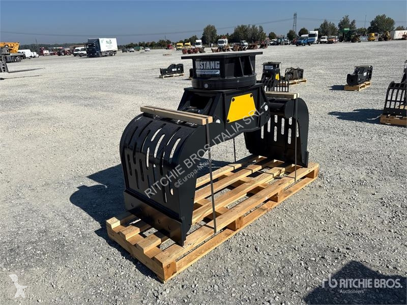 Mustang GRP750 machinery equipment