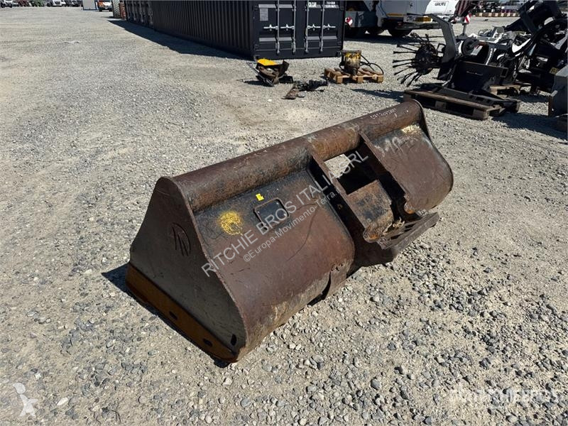 Cleanup Bucket machinery equipment