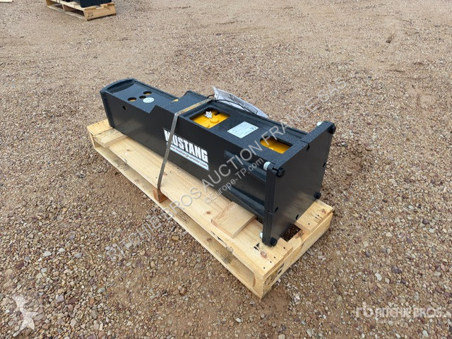 تجهيزات الأشغال العمومية Mustang  HM400