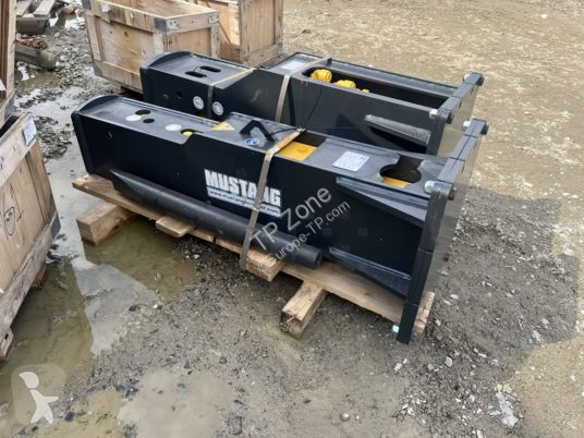 Equipamentos de obras Mustang hm702