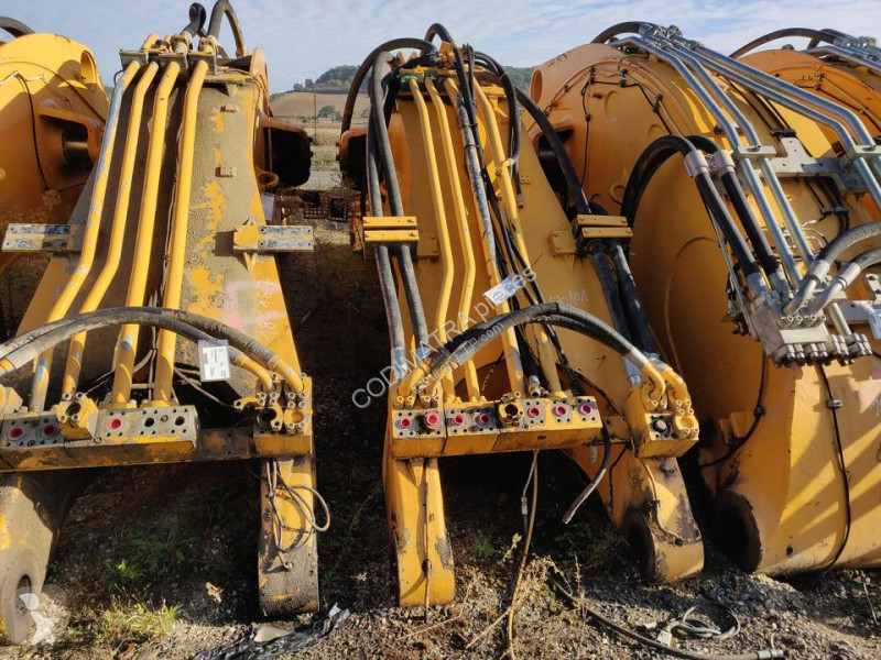 تجهيزات الأشغال العمومية Liebherr B