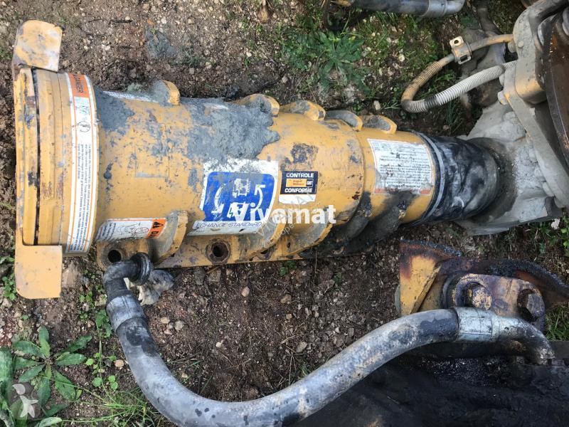 تجهيزات الأشغال العمومية CAT 769 C - 771D