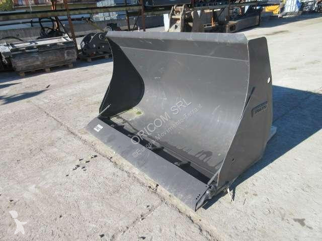 Attrezzature per macchine movimento terra Volvo...
