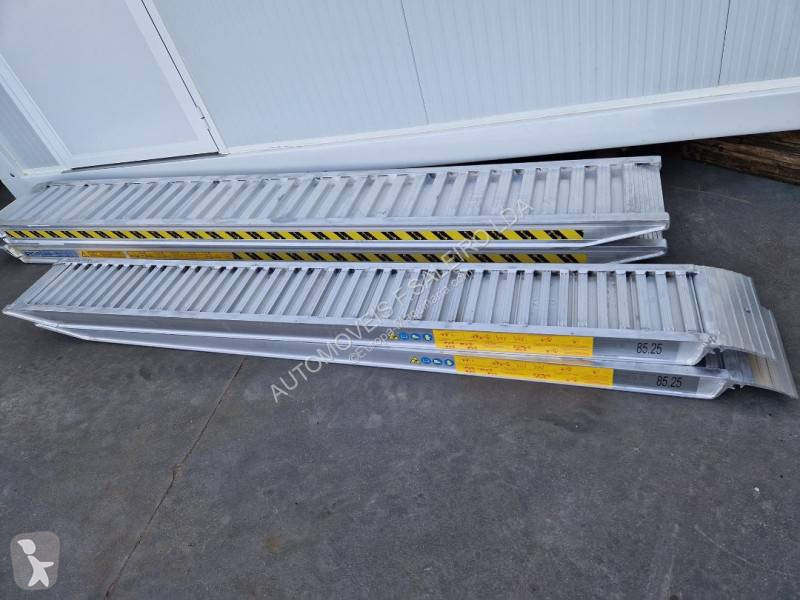 Equipamentos de obras CLM 85-25