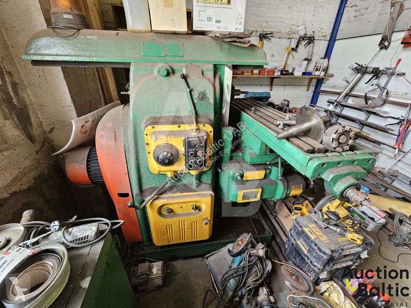Vybavenie stavebného stroja  milling machine